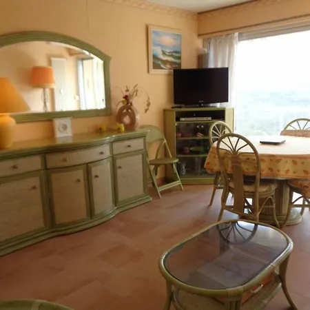 Le Lavandou, 2 Pièces, 4 Personnes - Fr-1-308-13