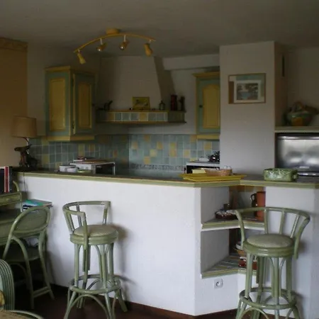 Le Lavandou, 2 Pièces, 4 Personnes - Fr-1-308-13 Appartement